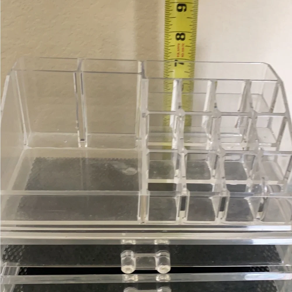 Make up organizer , you can put lipsticks 💄💋👀 eyeshadow blush. - Picture 4 of 4